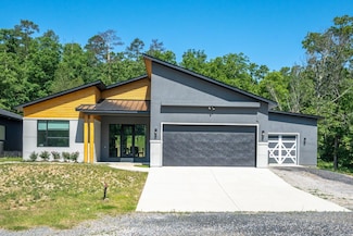 1221 Cedarglade Rd, Hot Springs National Park, AR 71913