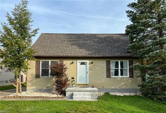 499 Lincoln Ave, Struthers, OH 44471