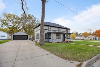 726 7th Ave NW, Faribault, MN 55021