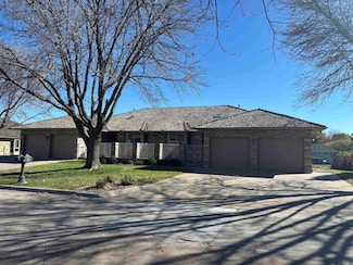 4909 Parklane Dr, Kearney, NE 68847