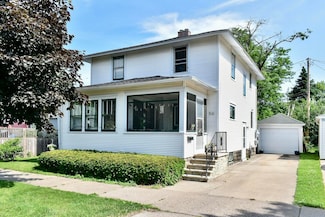 516 W 9th St, Winona, MN 55987