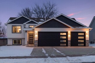 1885 Lusitano St, Shakopee, MN 55379