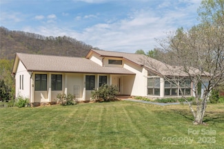 196 Timberline Dr, Maggie Valley, NC 28751