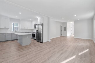 62 Edson St Unit PH, Dorchester Center, MA 02124
