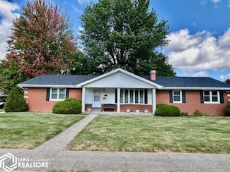 2906 Cathmar St, Burlington, IA 52601