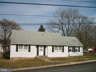 417 Walnut St, Green Lane, PA 18054