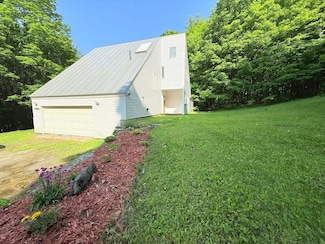 789 Hammond Hill Rd, West Windsor, VT 05089