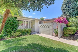 30 Calle Aragon Unit D, Laguna Woods, CA 92637