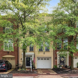 5016 Gardner Dr, Alexandria, VA 22304