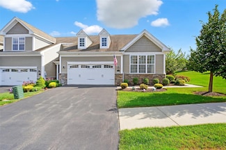 11 Avondale Ln, Wappingers Falls, NY 12590