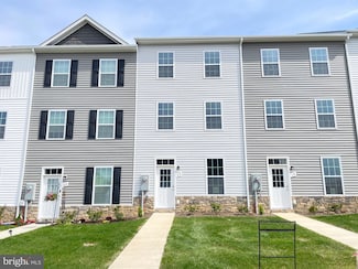 22 Snowdrop Ct, Kearneysville, WV 25430