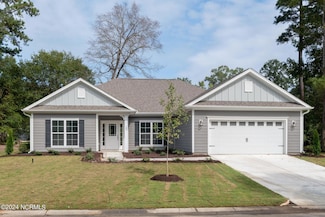 163 Cherry Laurel Dr, Wallace, NC 28466