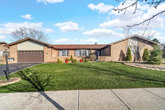 2627 Castlewood Dr, Dyer, IN 46311