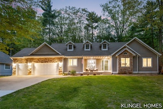4110 Dunes Pkwy, Norton Shores, MI 49441