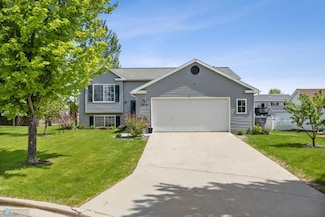 3010 33rd St S, Moorhead, MN 56560
