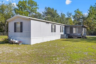 156 Adrian Ave, Interlachen, FL 32148