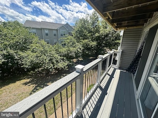 3371 Yost Ln Unit 202, Dumfries, VA 22026