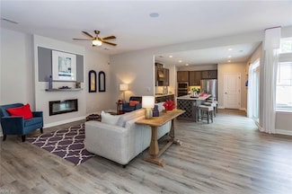 1301 Regal Rd Unit B, Suffolk, VA 23434