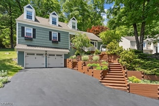 8 Cardinal Dr, Sparta, NJ 07871