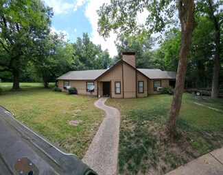 1847 Cr 2439, Hull, TX 77564