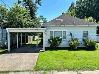 808 W Harrison St, Herrin, IL 62948