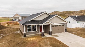 32 Sawtooth Ln, Ranchester, WY 82839