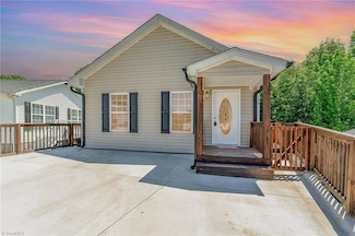 159 Badin Lake Rd, New London, NC 28127