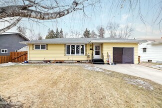 1807 14th Ave NW, East Grand Forks, MN 56721