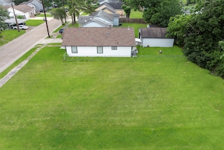 114 E 2nd St, Deer Park, TX 77536