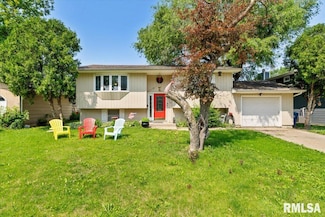 3110 N Pine St, Davenport, IA 52804