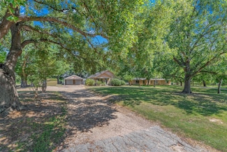 1510 Piedmont St, Navasota, TX 77868