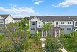 3141 Clover Ridge Dr, Chaska, MN 55318