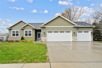 6902 Underwood Ave SW, Cedar Rapids, IA 52404