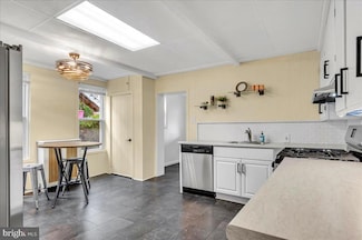 208 8th St, Brookhaven, PA 19015