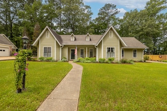 296 Cedar Dr, Columbus, MS 39705