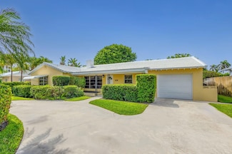 124 Sandal Ln, Riviera Beach, FL 33404