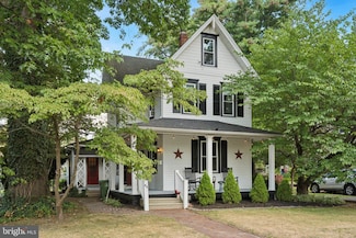 43 E Henry St, Palmyra, NJ 08065