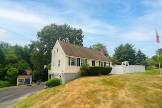 96 Red Gate Rd, Tyngsboro, MA 01879