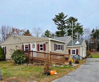 83 Phelan St, Sabattus, ME 04280