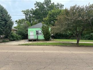 2713 Drummond St, Vicksburg, MS 39180