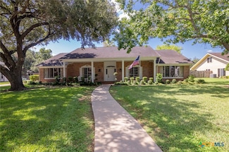 203 Whispering Creek St, Victoria, TX 77904