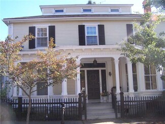 4 Lyndon St, Warren, RI 02885