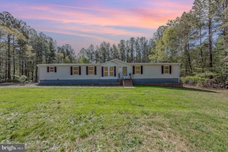 1223 Ullainee Rd, Caret, VA 22436