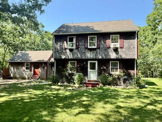 44 Iron Hill Rd, Oak Bluffs, MA 02557