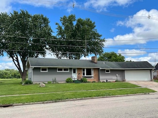 549 Waterloo St, Columbus, WI 53925