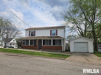 518 E 7th St, Muscatine, IA 52761