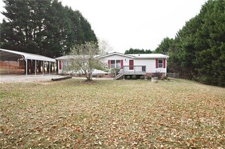 2607 43rd Ave NE, Hickory, NC 28601