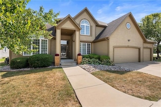 5937 NE Hidden Valley Dr, Lees Summit, MO 64064