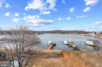 68 E Lake Dr, Annapolis, MD 21403