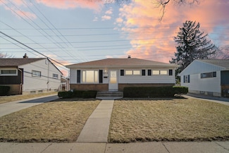 4901 W Tesch Ave, Milwaukee, WI 53220